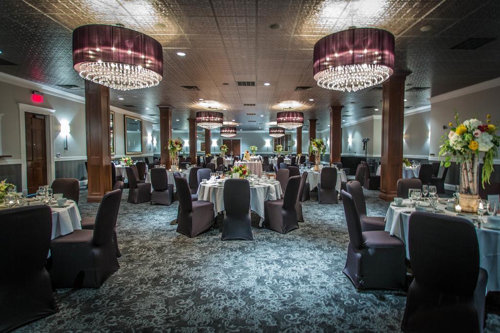 The Delafield Hotel Buitenkant foto